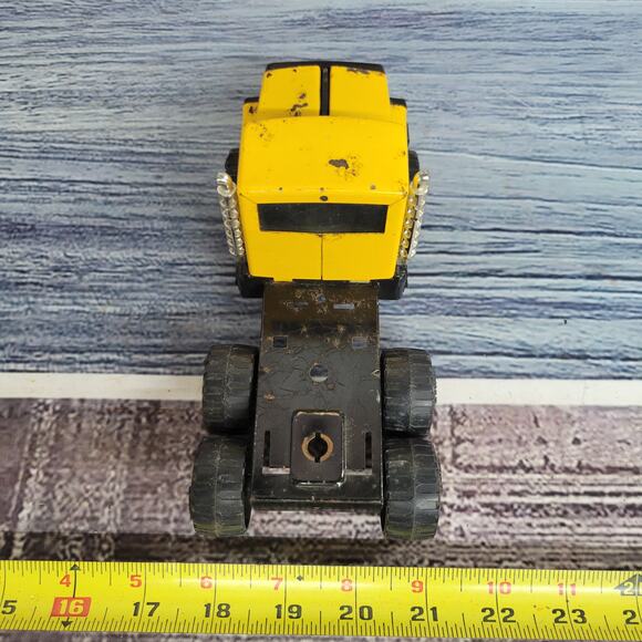 Vintage Nylint pressed steel/plastic day cab semi yellow/black - Picture 7 of 8
